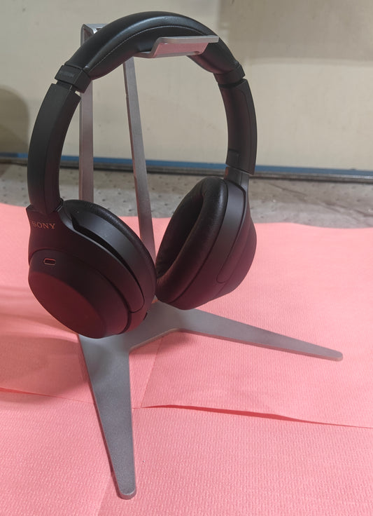 Headphones stand